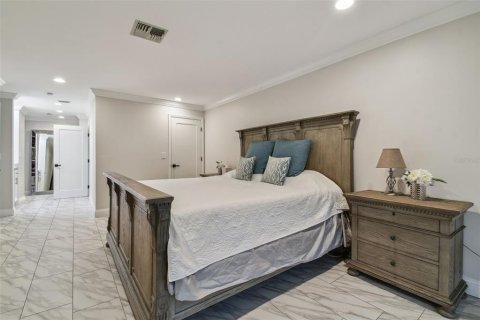 House in Clearwater, Florida 4 bedrooms, 205.22 sq.m. № 2425666 - photo 9