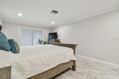 House in Clearwater, Florida 4 bedrooms, 205.22 sq.m. № 2425666 - photo 8