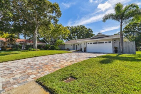 House in Clearwater, Florida 4 bedrooms, 205.22 sq.m. № 2425666 - photo 2