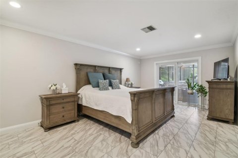 House in Clearwater, Florida 4 bedrooms, 205.22 sq.m. № 2425666 - photo 18