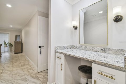 House in Clearwater, Florida 4 bedrooms, 205.22 sq.m. № 2425666 - photo 11