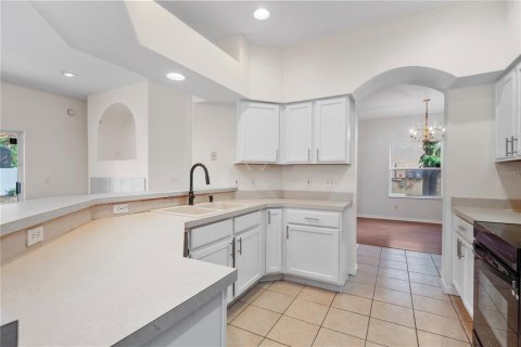 House in Ocoee, Florida 4 bedrooms, 228.54 sq.m. № 2211436 - photo 17