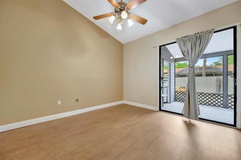 Condo in Bradenton, Florida, 2 bedrooms № 2100129 - photo 17