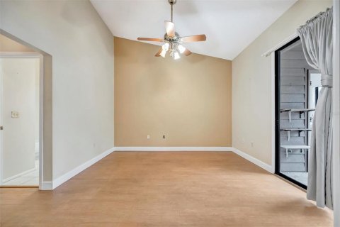 Condo in Bradenton, Florida, 2 bedrooms № 2100129 - photo 18