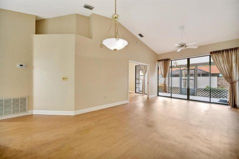 Condo in Bradenton, Florida, 2 bedrooms № 2100129 - photo 12