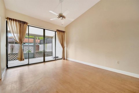 Condo in Bradenton, Florida, 2 bedrooms № 2100129 - photo 13