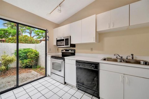 Condo in Bradenton, Florida, 2 bedrooms № 2100129 - photo 7