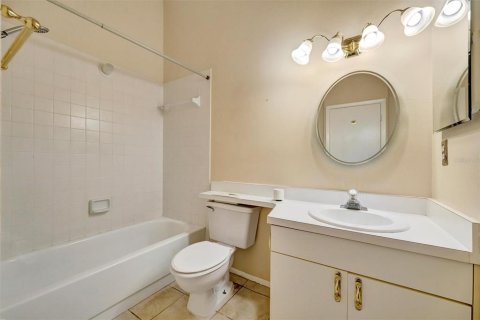 Condo in Bradenton, Florida, 2 bedrooms № 2100129 - photo 27