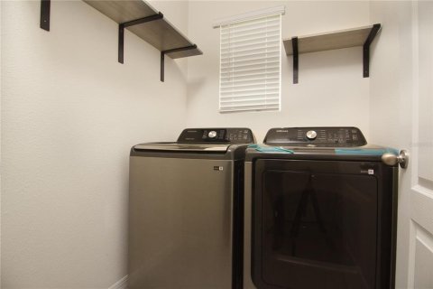 Casa en alquiler en Saint Cloud, Florida, 3 dormitorios, 139.45 m2 № 1906762 - foto 9