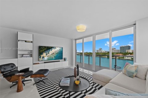 Condominio en venta en Bay Harbor Islands, Florida, 2 dormitorios, 108.14 m2 № 2005974 - foto 3