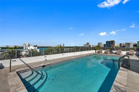 Condominio en venta en Bay Harbor Islands, Florida, 2 dormitorios, 108.14 m2 № 2005974 - foto 19