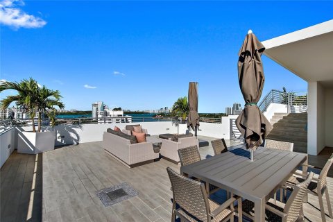 Condominio en venta en Bay Harbor Islands, Florida, 2 dormitorios, 108.14 m2 № 2005974 - foto 20