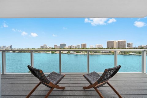 Condominio en venta en Bay Harbor Islands, Florida, 2 dormitorios, 108.14 m2 № 2005974 - foto 13