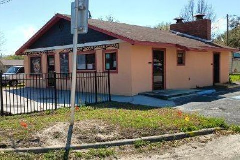 Commercial property in Groveland, Florida 130.43 sq.m. № 2224458 - photo 2
