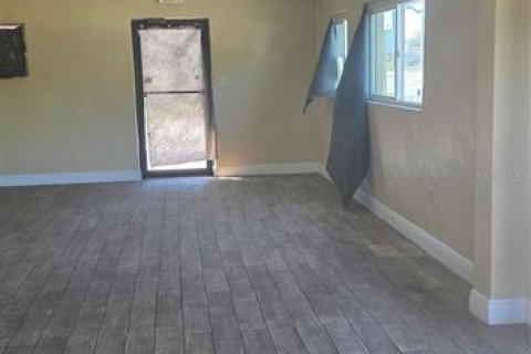Commercial property in Groveland, Florida 130.43 sq.m. № 2224458 - photo 7