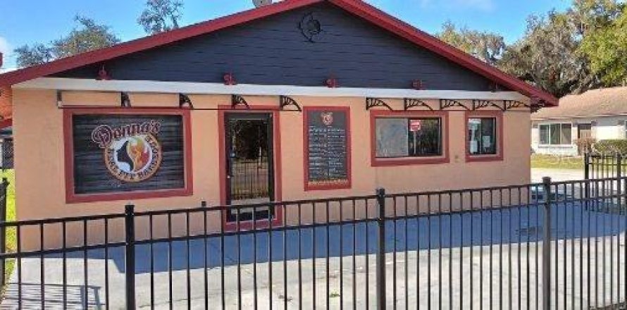 Commercial property in Groveland, Florida 130.43 sq.m. № 2224458