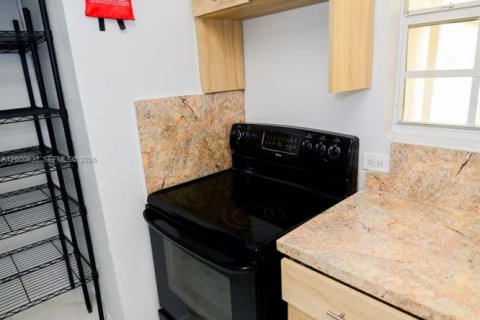 House in Miami, Florida 3 bedrooms, 124.12 sq.m. № 2069628 - photo 28