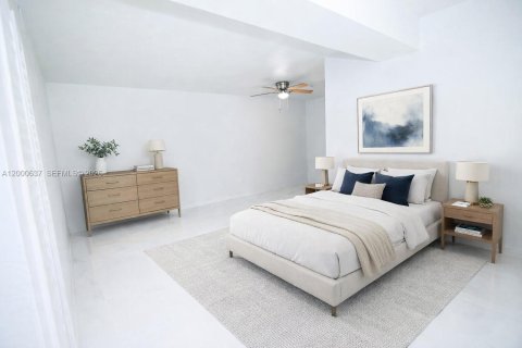 House in Miami, Florida 3 bedrooms, 124.12 sq.m. № 2069628 - photo 11