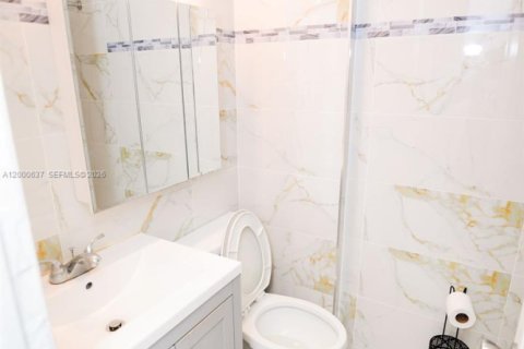 House in Miami, Florida 3 bedrooms, 124.12 sq.m. № 2069628 - photo 13