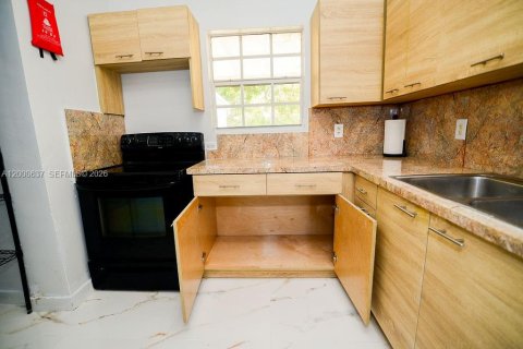 House in Miami, Florida 3 bedrooms, 124.12 sq.m. № 2069628 - photo 29