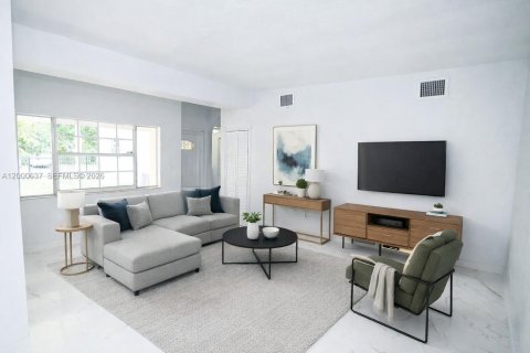 House in Miami, Florida 3 bedrooms, 124.12 sq.m. № 2069628 - photo 7