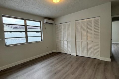 Снять в аренду виллу или дом в Майами, Флорида 2 спальни, 142.98м2, № 2060638 - фото 5