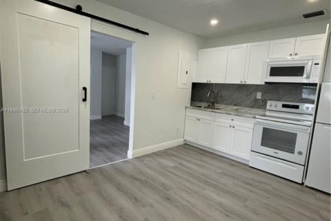 Дом в Майами, Флорида 2 спальни, 142.98м2 № 2060638