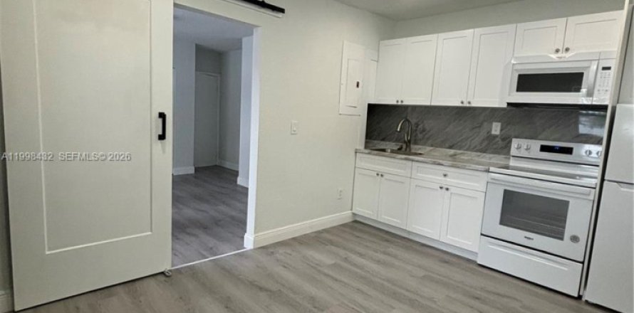 Дом в Майами, Флорида 2 спальни, 142.98м2 № 2060638