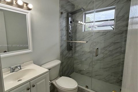 Снять в аренду виллу или дом в Майами, Флорида 2 спальни, 142.98м2, № 2060638 - фото 4