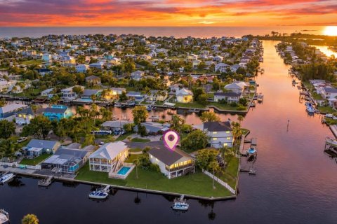 Villa ou maison à Hernando Beach, Floride 3 chambres, 185.15 m2 № 2322687