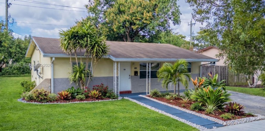 Villa ou maison à Hollywood, Floride 3 chambres, 122.63 m2 № 2030100