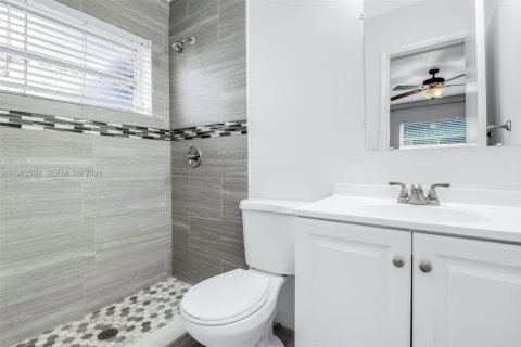 Villa ou maison à vendre à Hollywood, Floride: 3 chambres, 122.63 m2 № 2030100 - photo 15