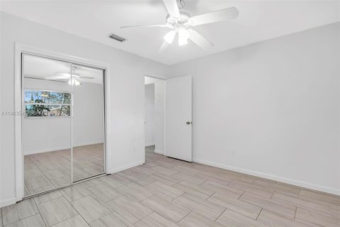 Villa ou maison à vendre à Hollywood, Floride: 3 chambres, 122.63 m2 № 2030100 - photo 16