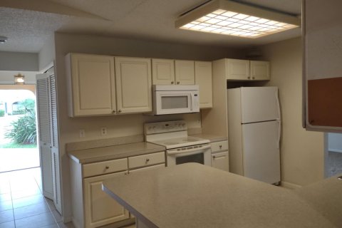 Villa ou maison à louer à Port St. Lucie, Floride: 3 chambres, 164.62 m2 № 2401770 - photo 4