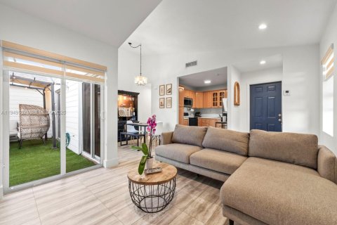 Кондоминиум с 1 спальней в Майами, Флорида № 2005089