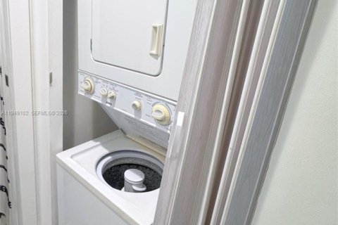 Снять в аренду кондоминиум в Майами, Флорида 1 спальня, 64.47м2, № 2005089 - фото 21