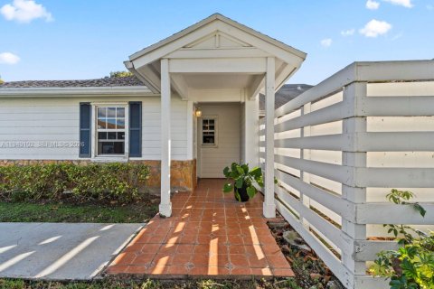 Снять в аренду кондоминиум в Майами, Флорида 1 спальня, 64.47м2, № 2005089 - фото 2