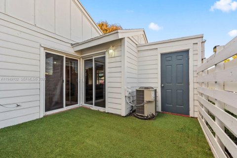 Снять в аренду кондоминиум в Майами, Флорида 1 спальня, 64.47м2, № 2005089 - фото 25