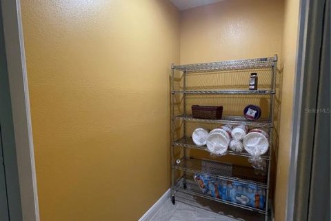 House in Cape Coral, Florida 3 bedrooms, 264.68 sq.m. № 1392662 - photo 16