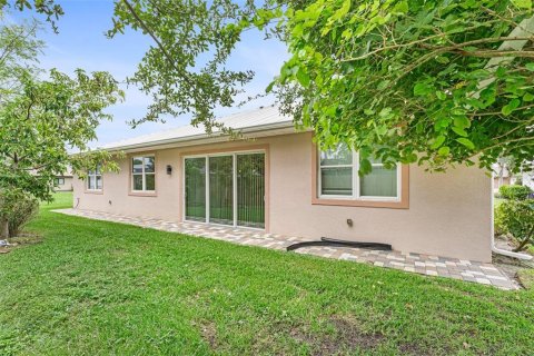 House in Cape Coral, Florida 3 bedrooms, 264.68 sq.m. № 1392662 - photo 3