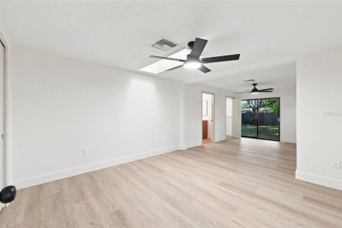 Villa ou maison à vendre à Kissimmee, Floride: 3 chambres, 149.29 m2 № 2324788 - photo 24