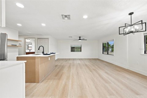 Villa ou maison à vendre à Kissimmee, Floride: 3 chambres, 149.29 m2 № 2324788 - photo 10