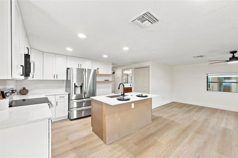 Villa ou maison à vendre à Kissimmee, Floride: 3 chambres, 149.29 m2 № 2324788 - photo 18