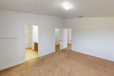 Touwnhouse à louer à Miami, Floride: 4 chambres, 178.37 m2 № 2056839 - photo 15