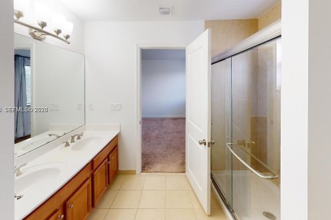 Touwnhouse à louer à Miami, Floride: 4 chambres, 178.37 m2 № 2056839 - photo 4