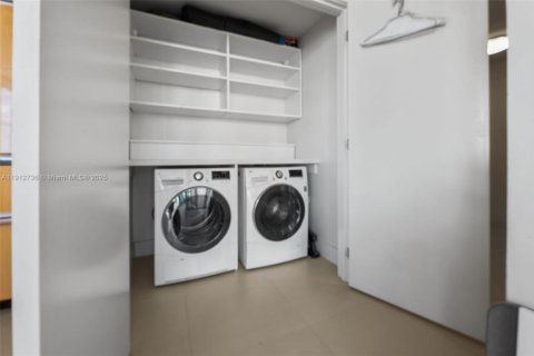 Copropriété à vendre à Miami Beach, Floride: 1 chambre, 76.18 m2 № 1969111 - photo 14