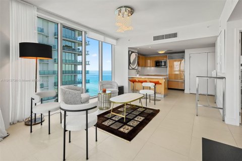 Copropriété à vendre à Miami Beach, Floride: 1 chambre, 76.18 m2 № 1969111 - photo 1