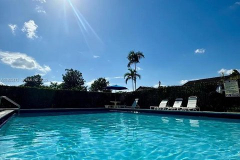 Снять в аренду виллу или дом в Майами, Флорида 2 спальни, 82.22м2, № 1991425 - фото 13