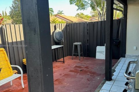 Снять в аренду виллу или дом в Майами, Флорида 2 спальни, 82.22м2, № 1991425 - фото 11
