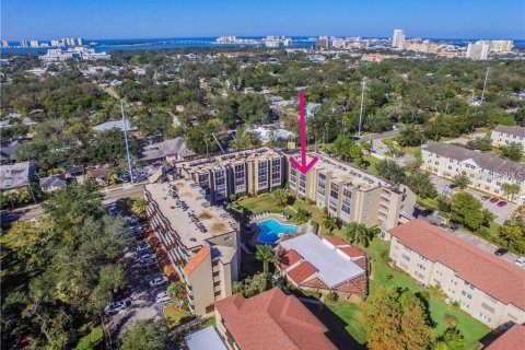 Кондоминиум с 3 комнатами в Клируотер, Флорида № 2235589